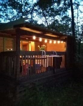 het chalet in de avond